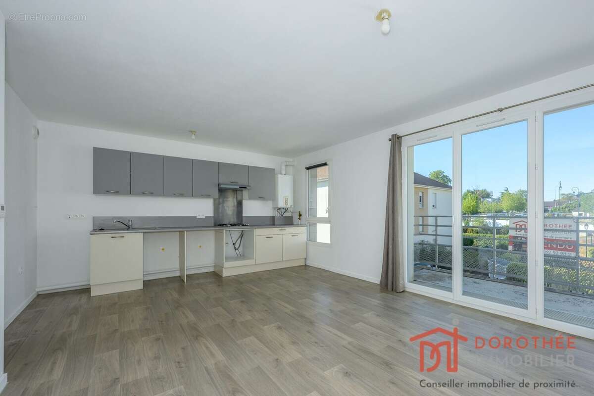 Appartement 59 m² à Santeny  - photo 7