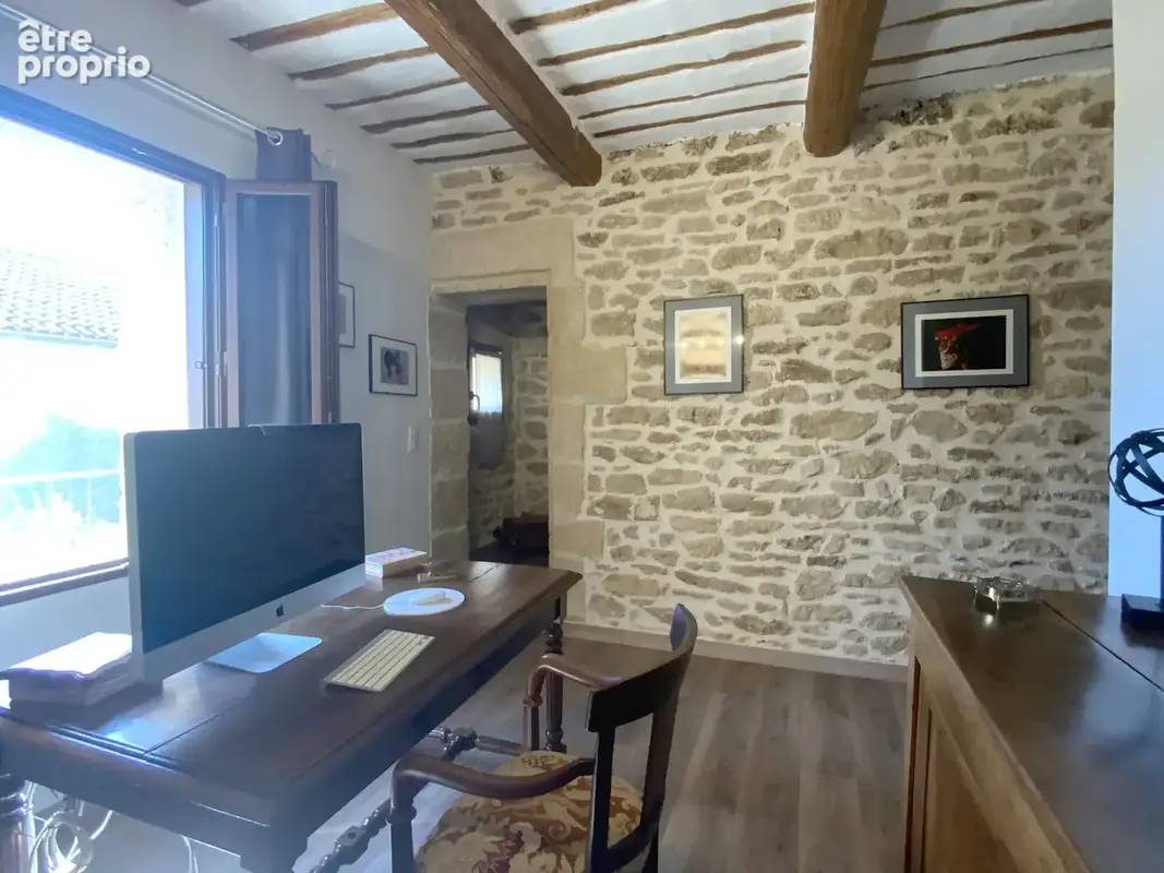 Maison de charme en pierre  en plein coeur de village. - photo 19