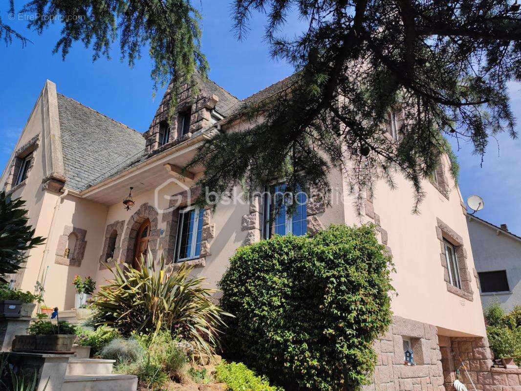 Pavillon sur sous-sol total de 234 m² sur 880 m² de jardin - photo 18