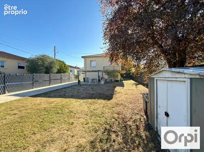 FLEURANCE, maison rénovée avec garage et jardin - photo 13