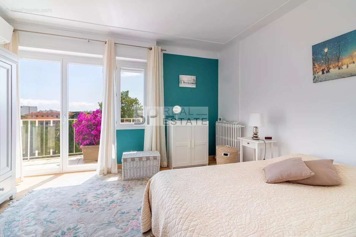 Appartement à LE CANNET