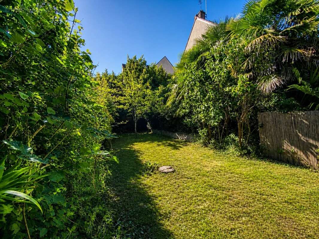 Investisseurs : Maison de charme, jardin arboré, quartier Voltaire calme et résidentiel à Creil (60) - photo 12
