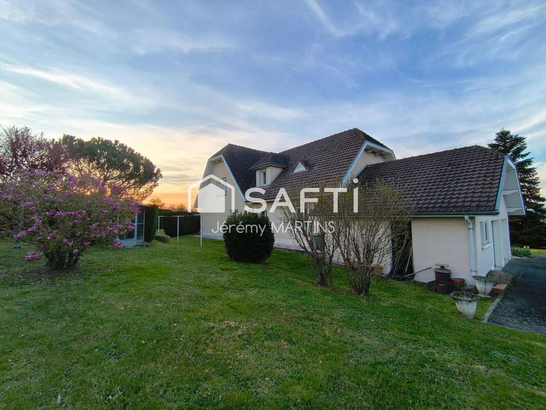 Maison 167 m² à Flagnac  - photo 3
