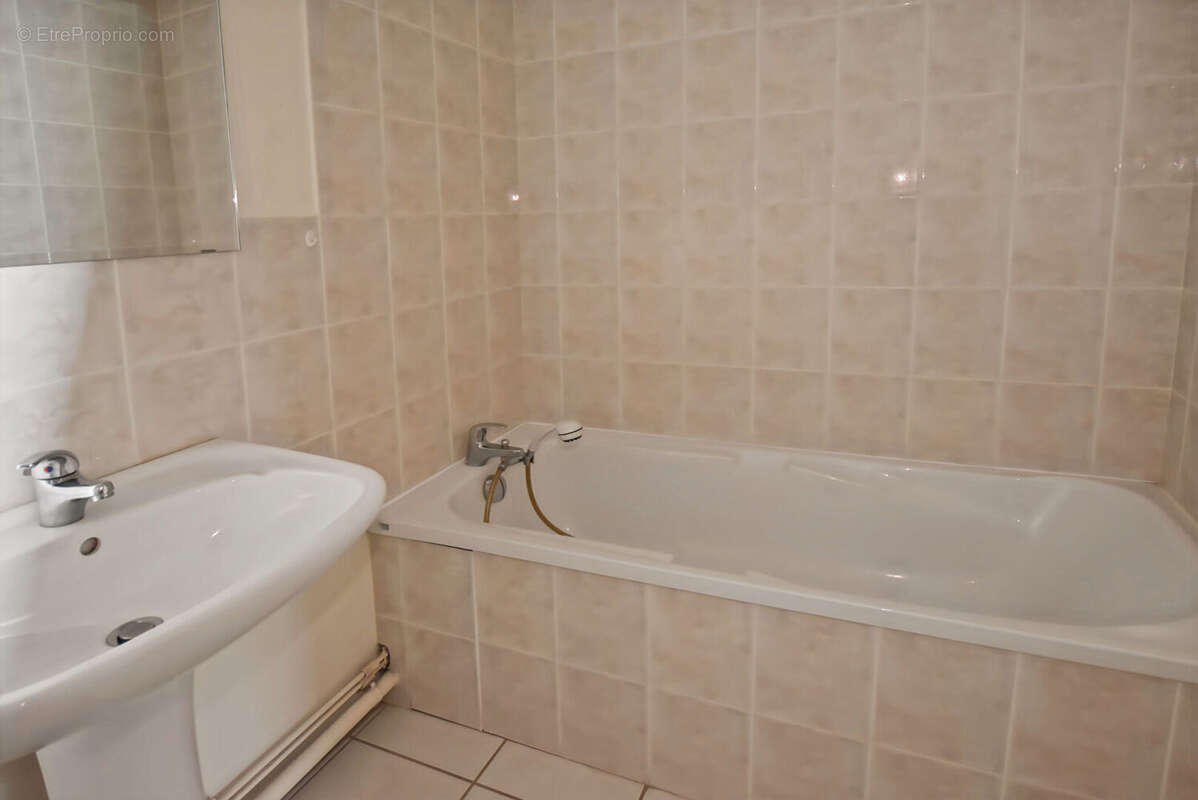 Appartement à LE COTEAU