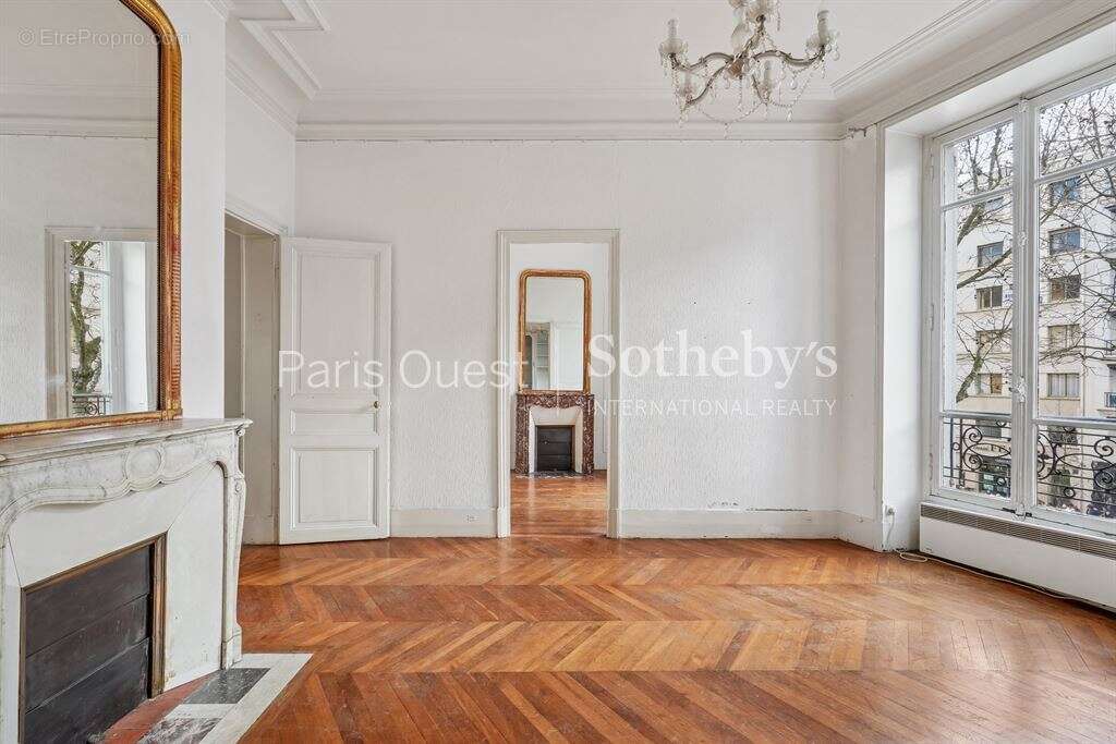 Appartement à NEUILLY-SUR-SEINE