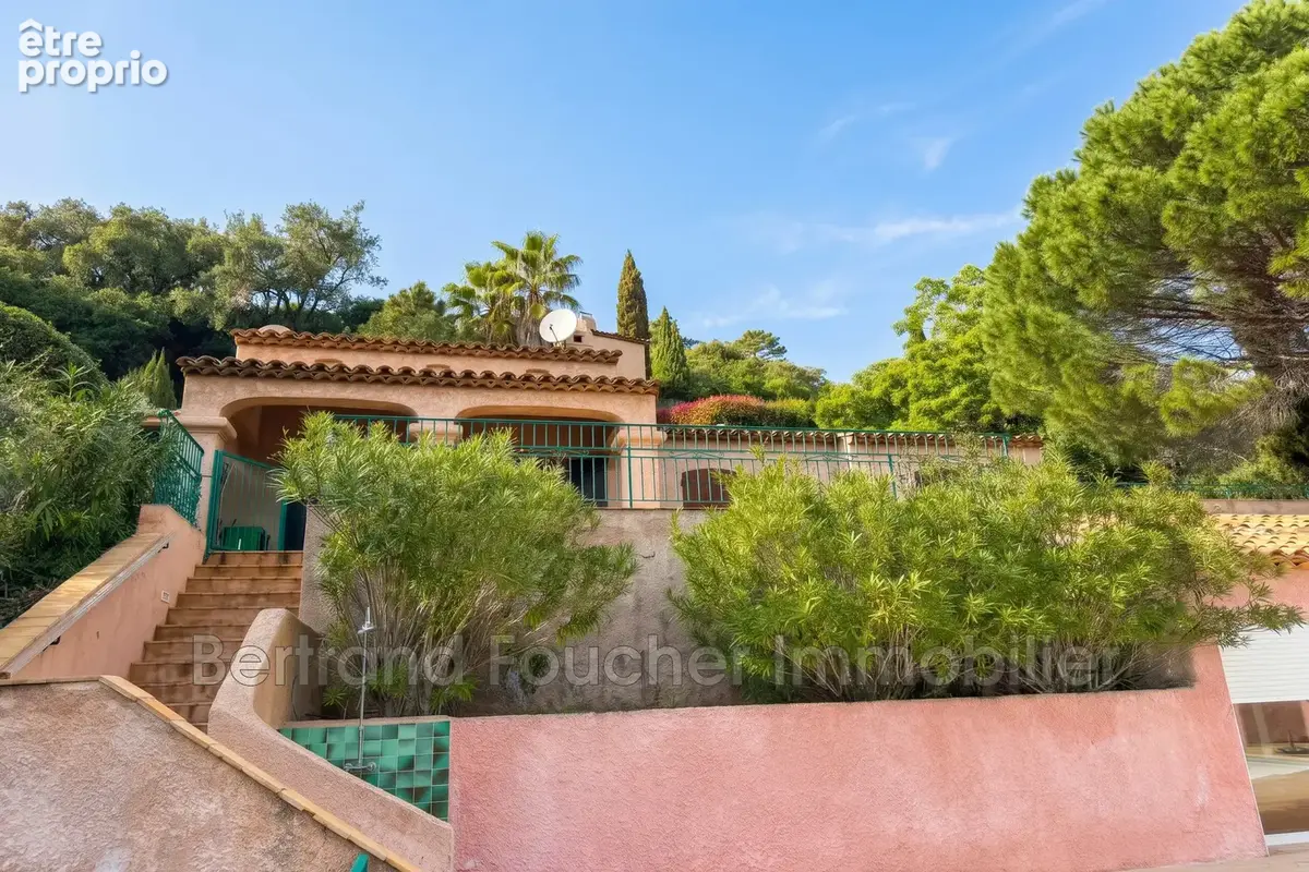 Maison 8 pièces 200 m² à vendre à La Croix-Valmer (83420) - photo 4