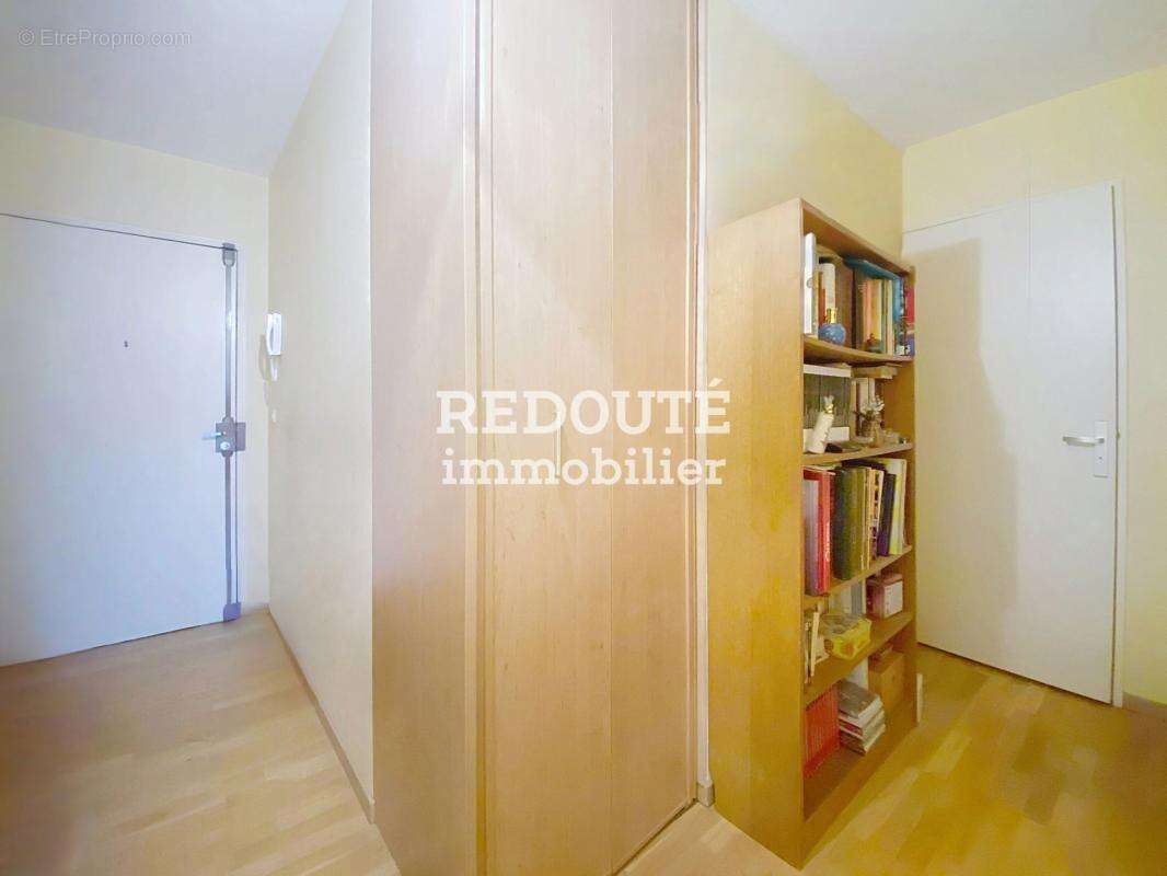 À vendre : type 2 -  hyper centre ville - photo 3