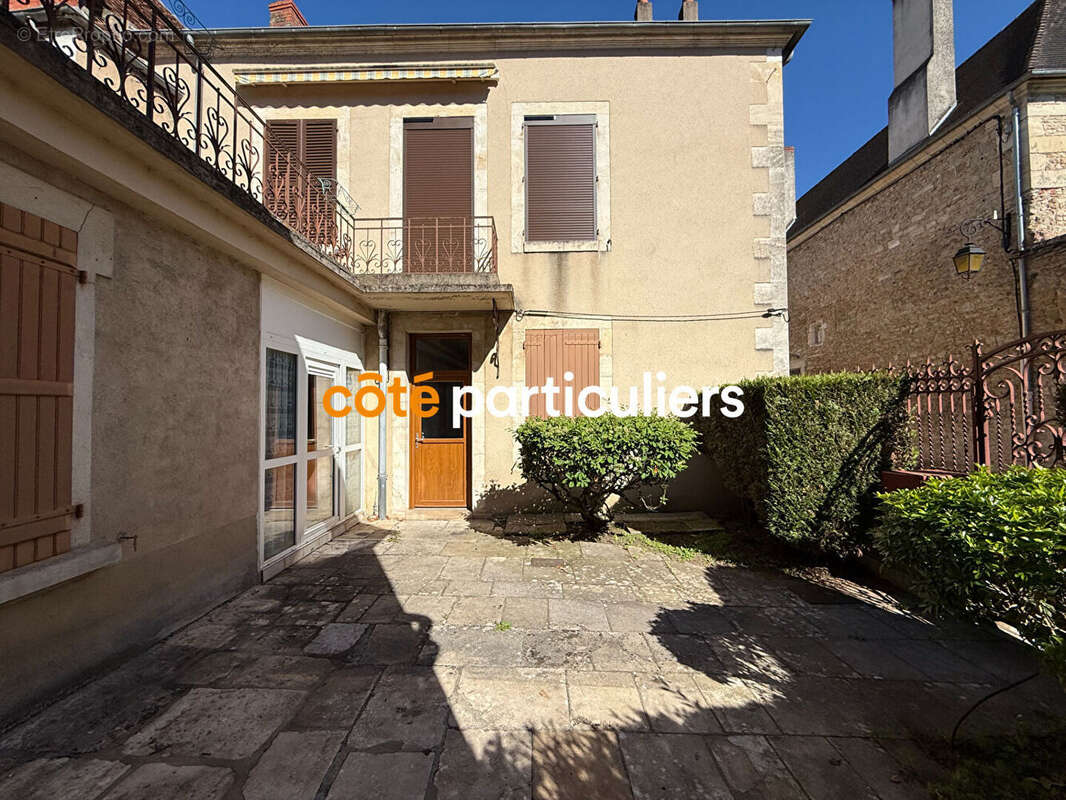 Appartement à SAINT-AMAND-MONTROND