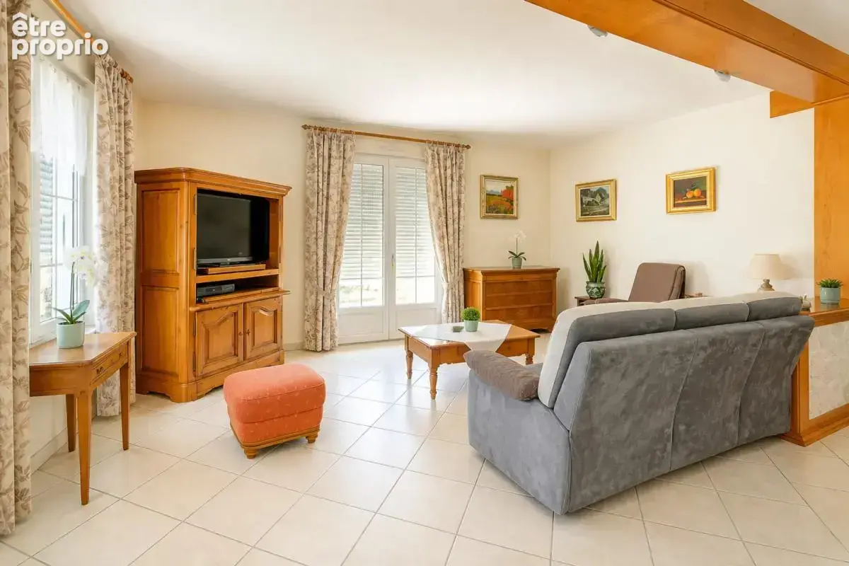 Maison de 7 pièces de 176 m² à Nouans-les-Fontaines - photo 2