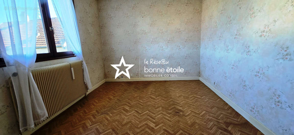 Maison à BOURDONS-SUR-ROGNON