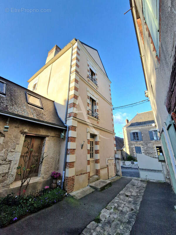 Maison à MOZE-SUR-LOUET