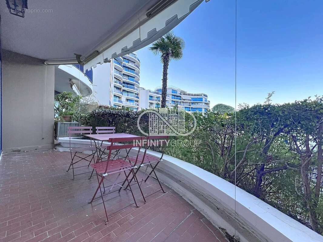 Appartement à MANDELIEU-LA-NAPOULE