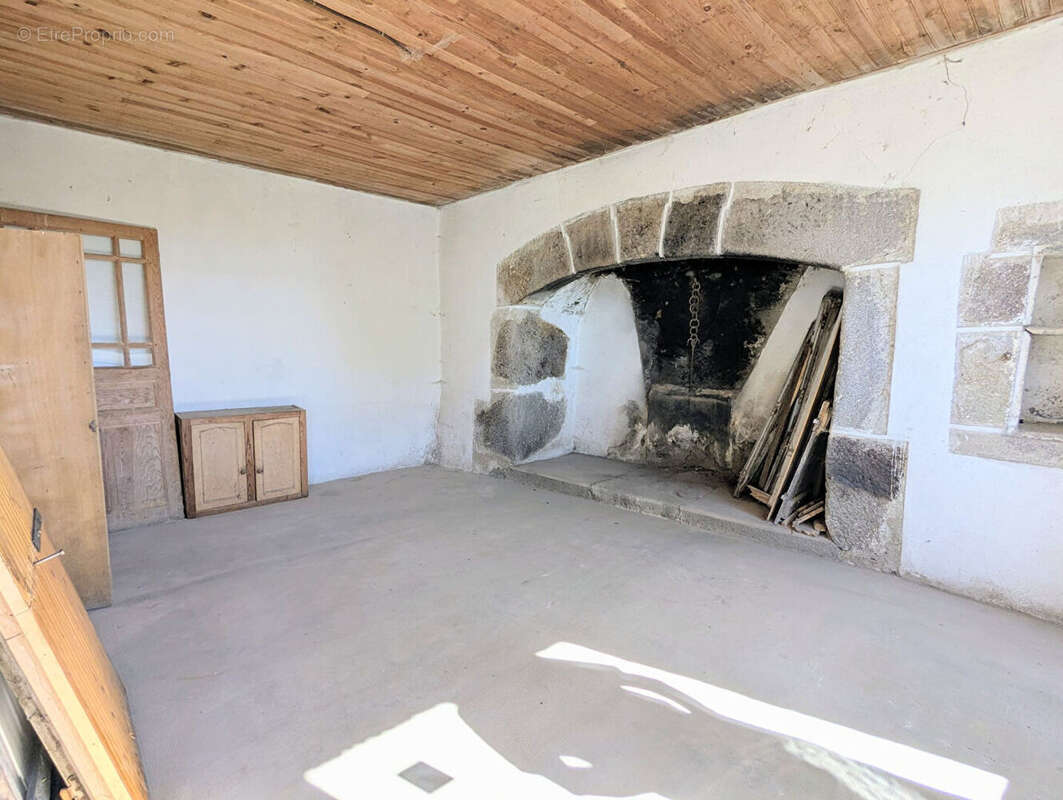 Maison à SAINT-PROJET-DE-SALERS