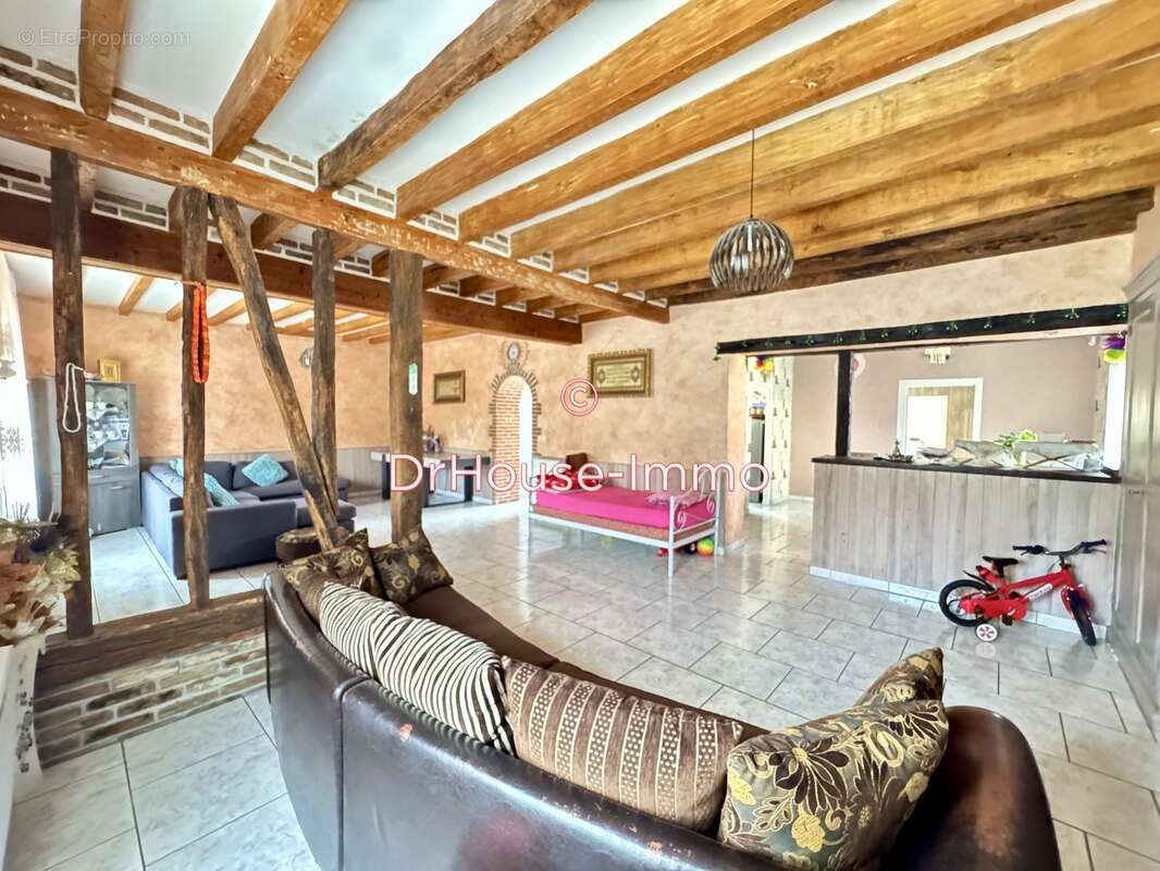 Maison à CORBEILLES