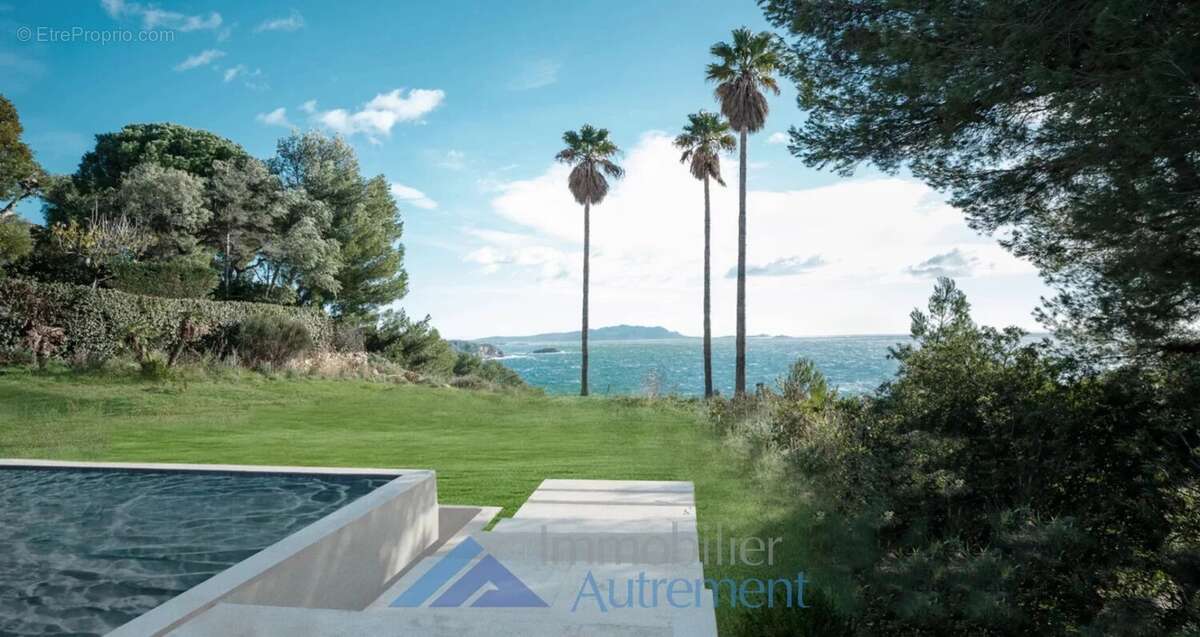 Maison à SAINT-CYR-SUR-MER