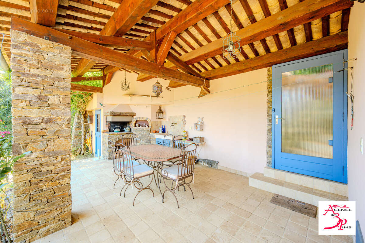 Maison à COLLOBRIERES