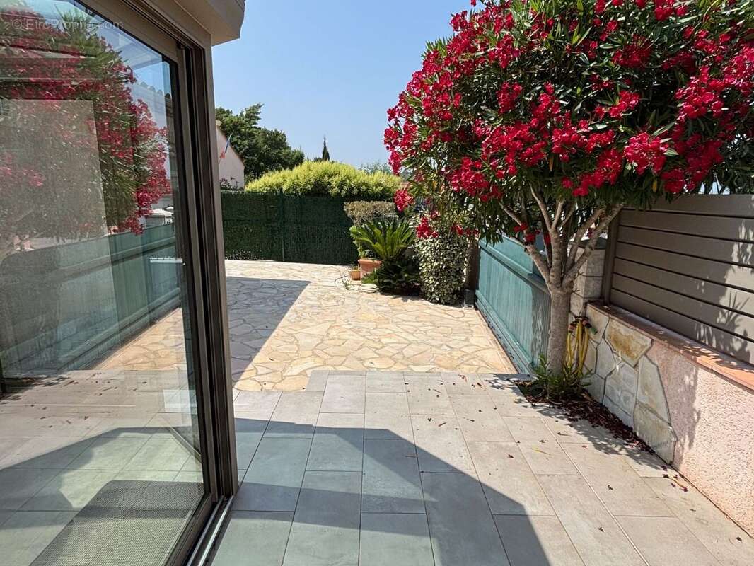 Maison à ROQUEBRUNE-SUR-ARGENS