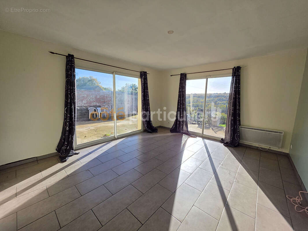 Maison à VILLENEUVE-SUR-YONNE