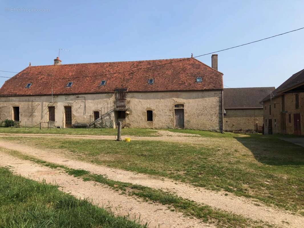 Maison à VILLARS-ET-VILLENOTTE