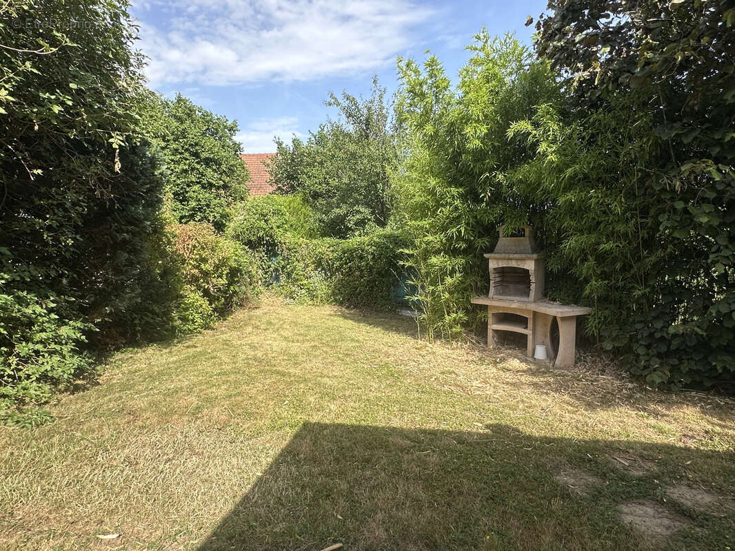 Maison à VAUX-LE-PENIL