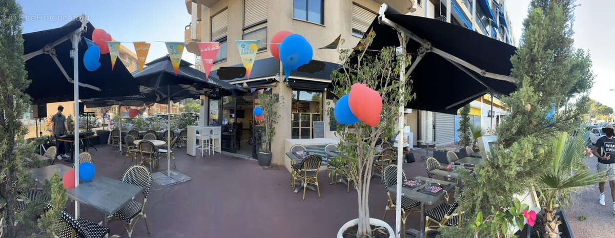 Commerce à MANDELIEU-LA-NAPOULE