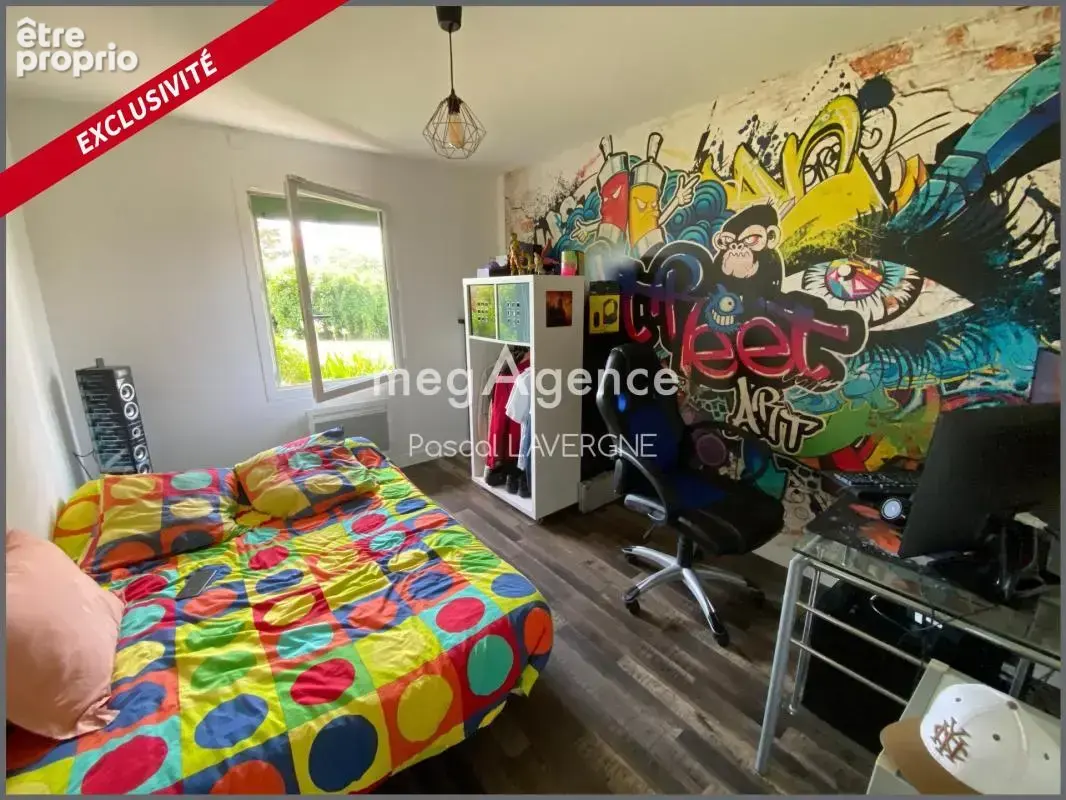 Exclusivité megAgence - Maison 100% bois située à 5 min à pied du centre-ville, des commerces, et des commodités - photo 8