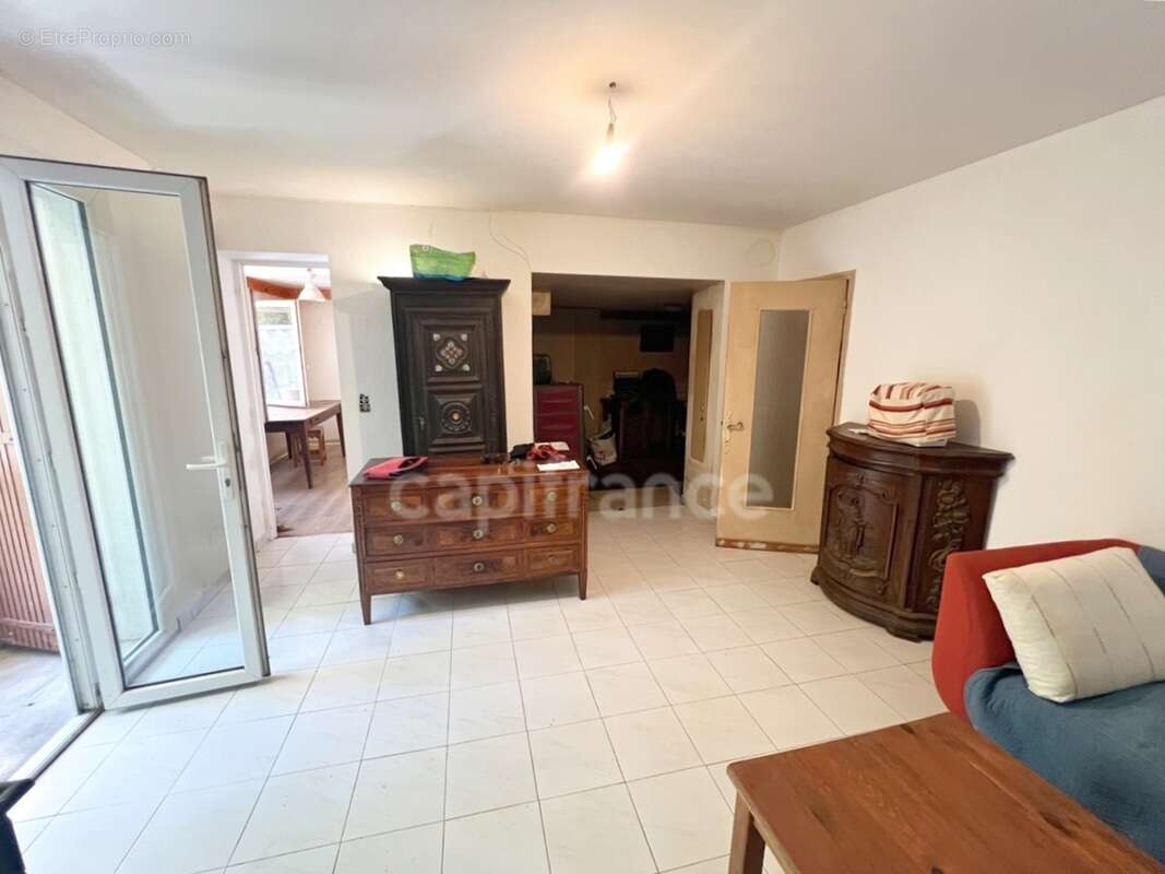 Maison à vendre à Digne-les-Bains – 115 m², 4 chambres, jardin arboré de 300 m², fort potentiel - photo 6