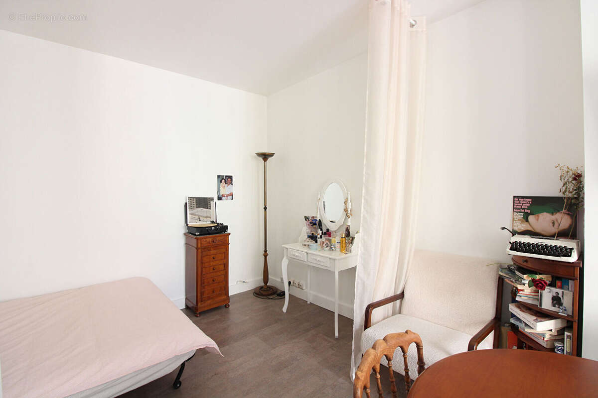 Levallois - studio - 175 000  fai - photo 3