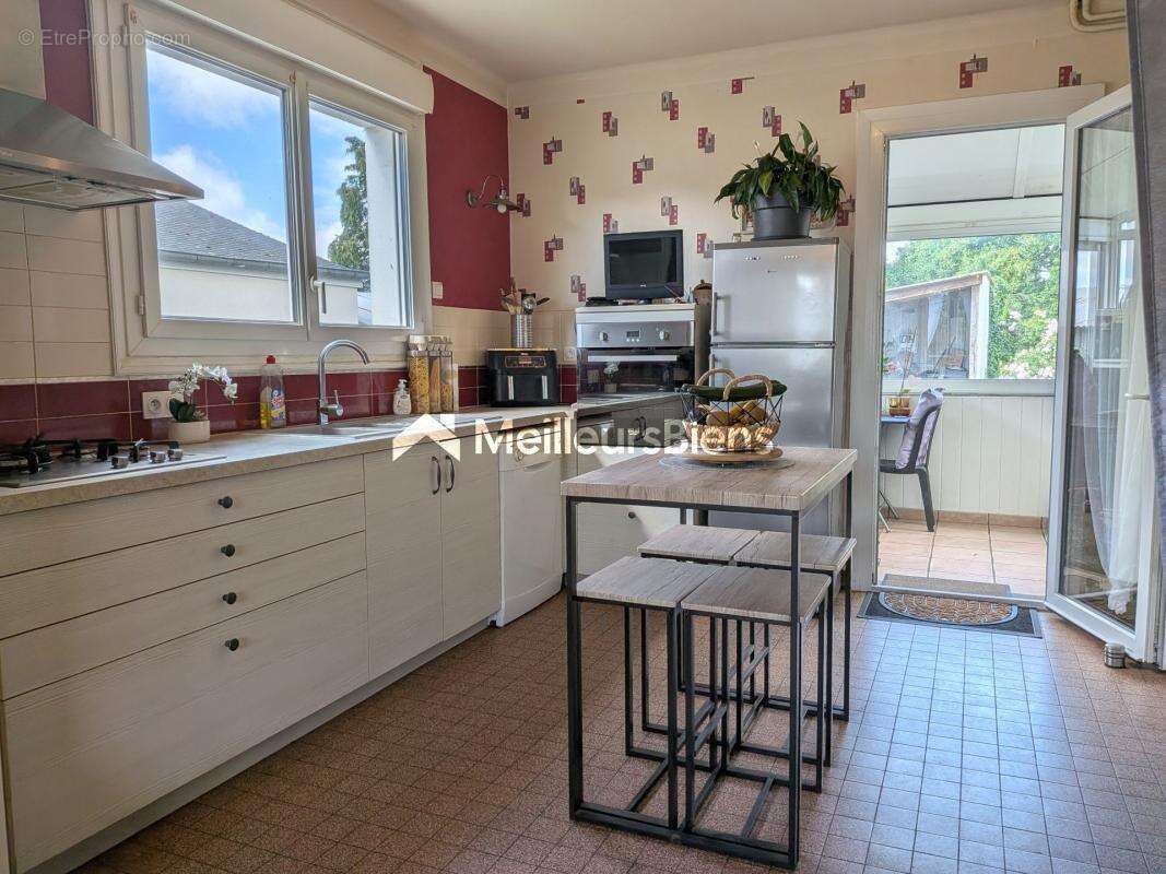 Maison familiale au cœur de Porcaro - 4/5 chambres - 1285 m² terrain - photo 9
