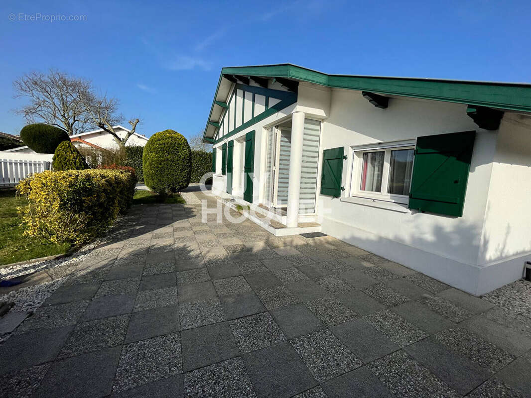 Maison à PARENTIS-EN-BORN