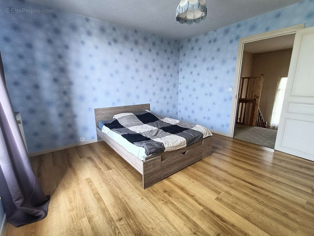 Maison à SAINT-POURCAIN-SUR-SIOULE