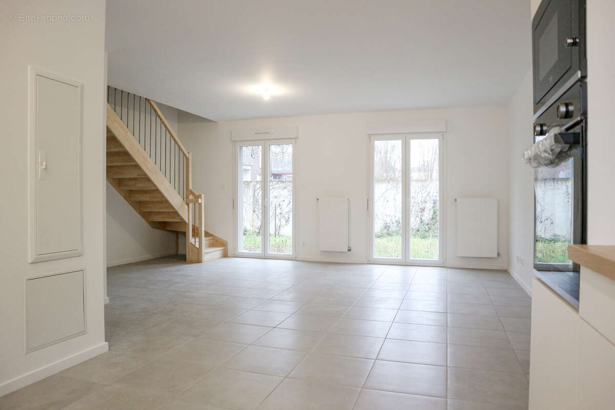 Maison à JARVILLE-LA-MALGRANGE