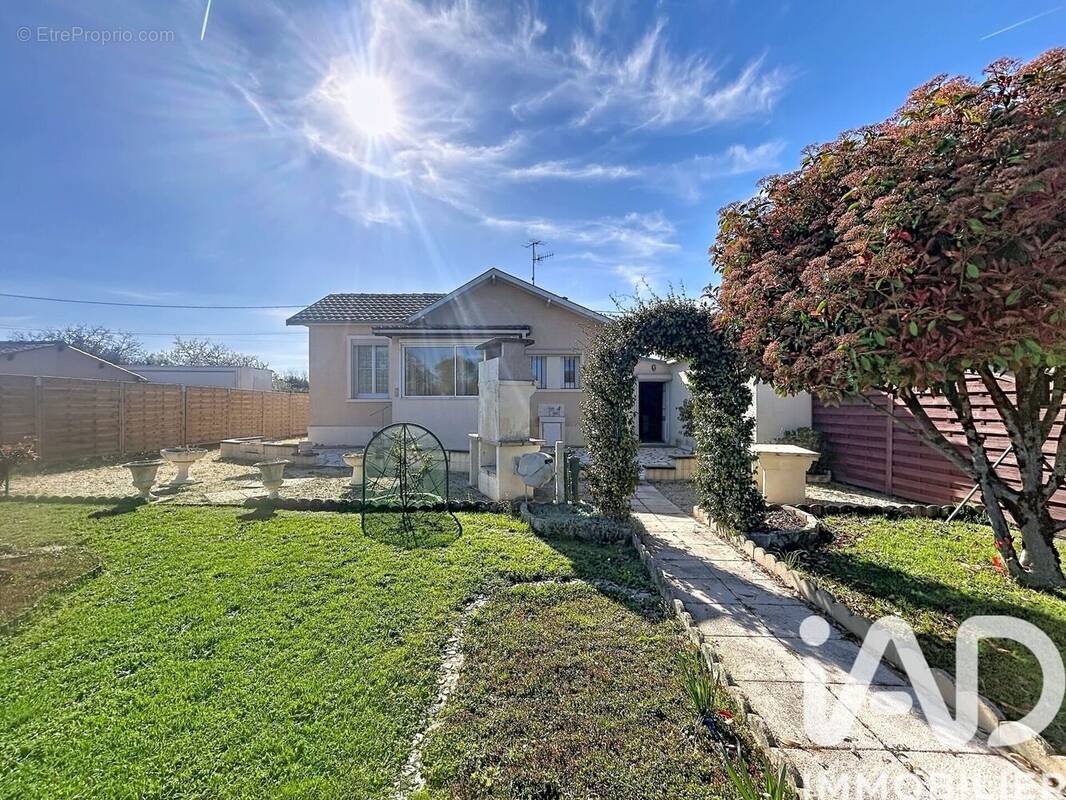 Photo 1 - Maison à MONTPON-MENESTEROL