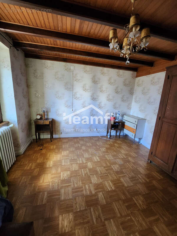 chambre du deuxième appartement - Maison à GELLES