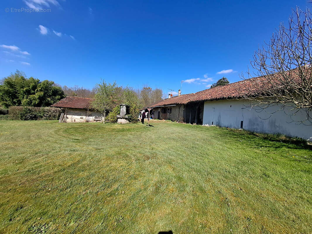 Maison à CORMOZ