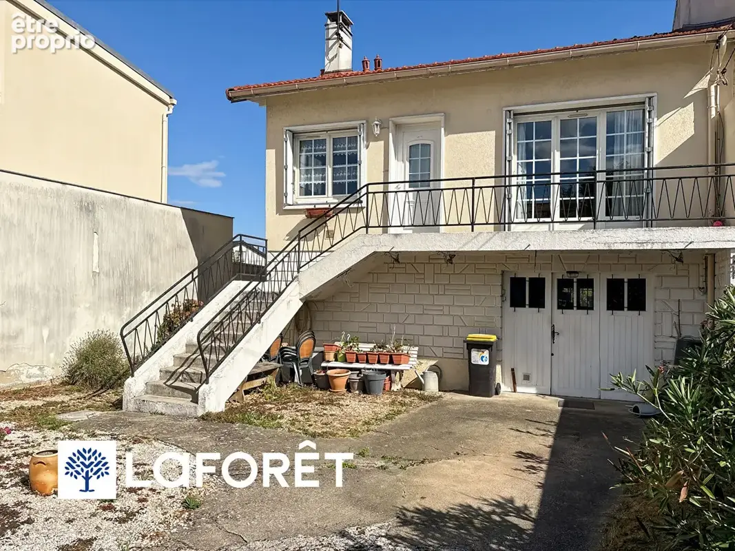 Maison à SAINTE-GENEVIEVE-DES-BOIS