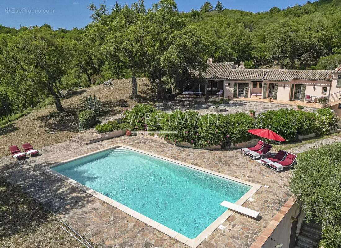 Maison à LA GARDE-FREINET