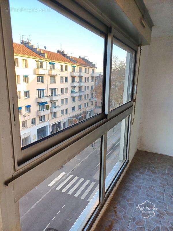 Appartement à LYON-8E