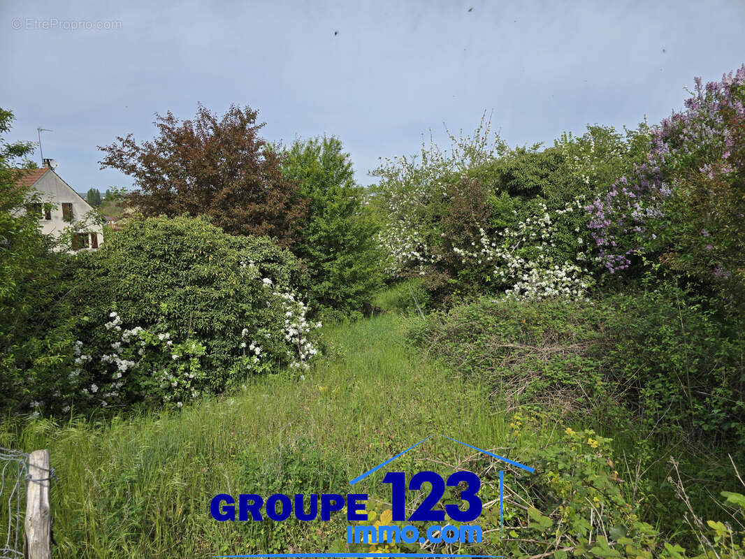 Terrain à AUXERRE