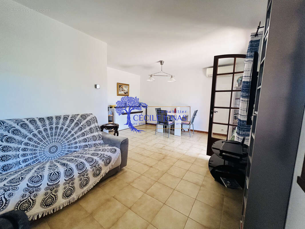 Appartement à CARQUEIRANNE