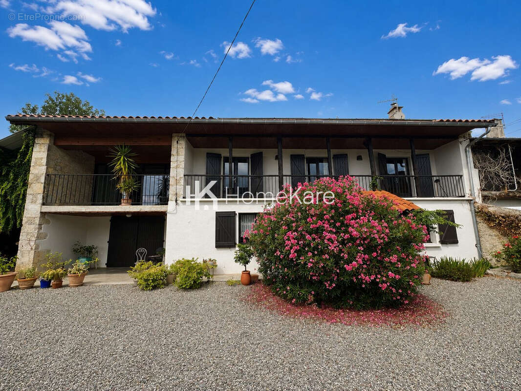 Maison 130 m² à Gourdan-Polignan  - photo 2