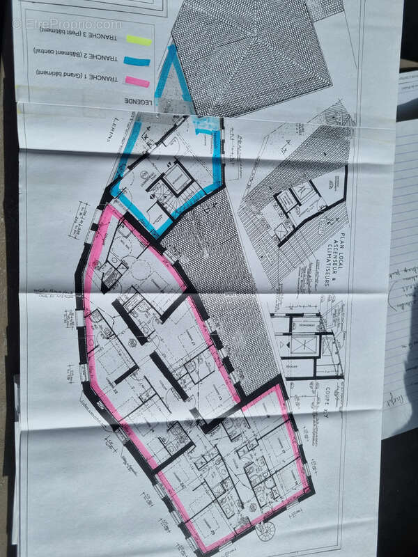 Commerce à MOUSTIERS-SAINTE-MARIE