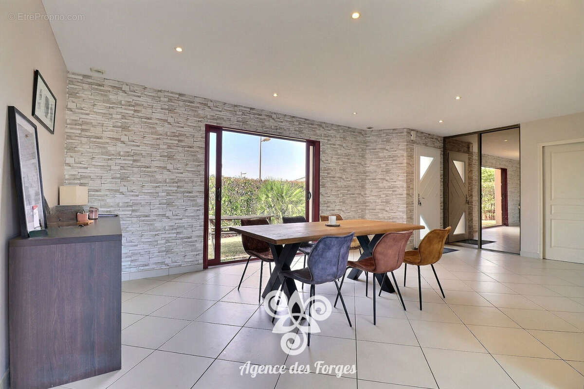 Maison La Planche bourg /  '4 chambres + bureau / Stationnement / garage /  jardin - photo 3