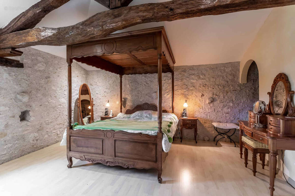 Stone barn conversion - photo 24