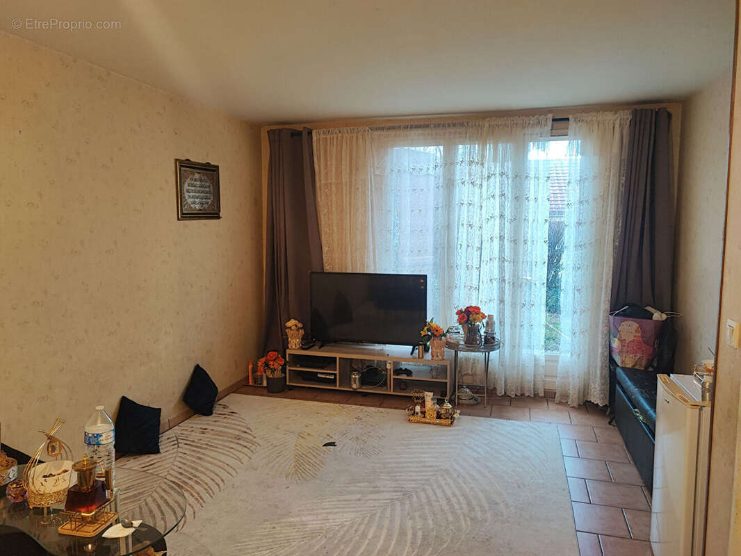 Appartement à SAINT-JEAN-DE-BRAYE