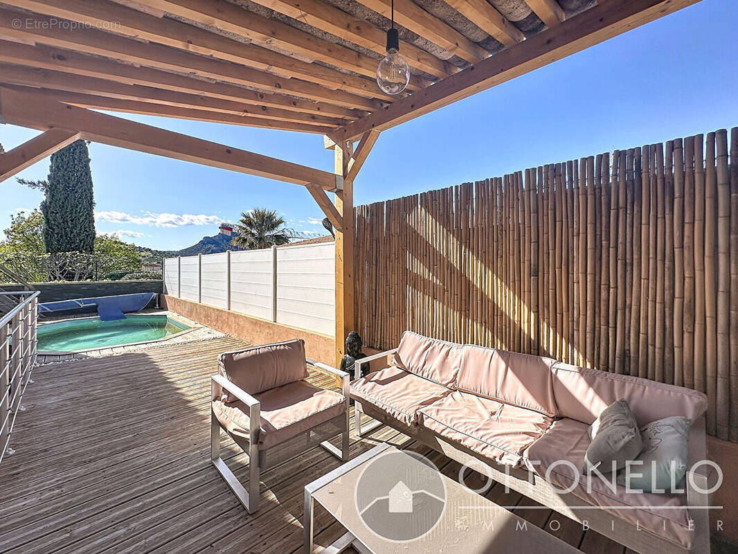 Maison à ROQUEBRUNE-SUR-ARGENS