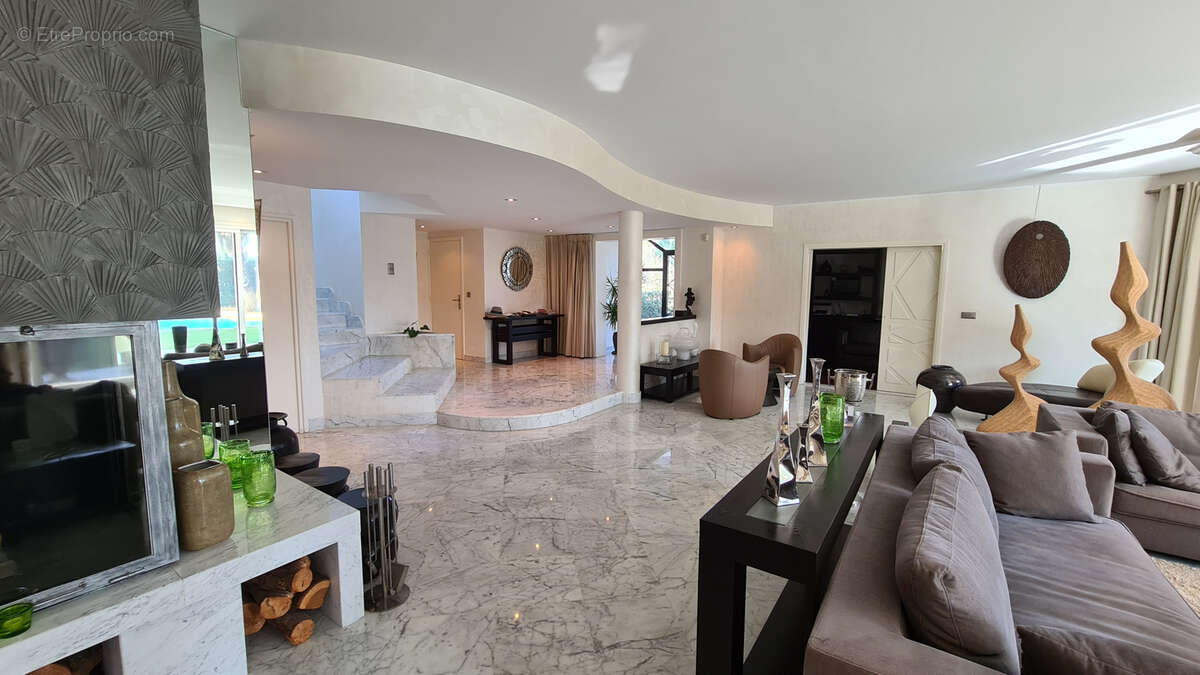 Maison 450 m² à Antibes  - photo 14