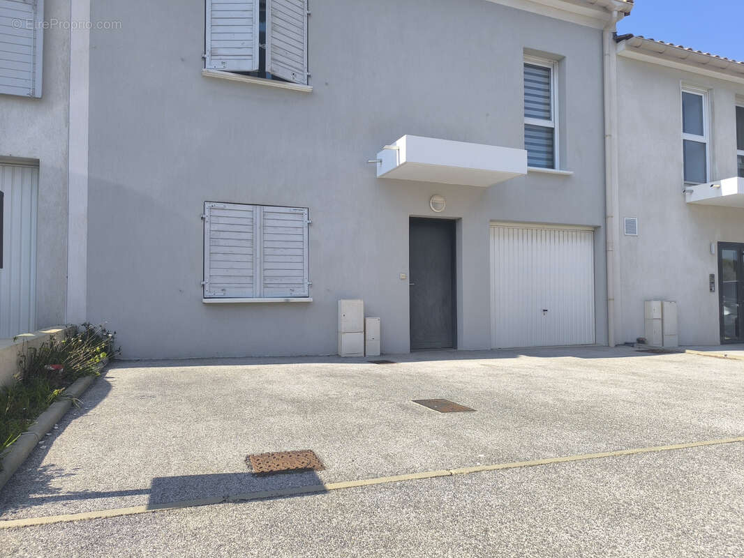 Appartement à SIX-FOURS-LES-PLAGES