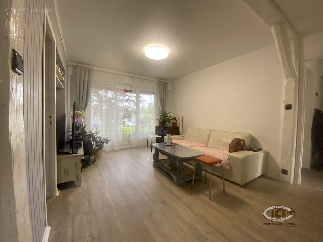 Appartement à AMBILLY
