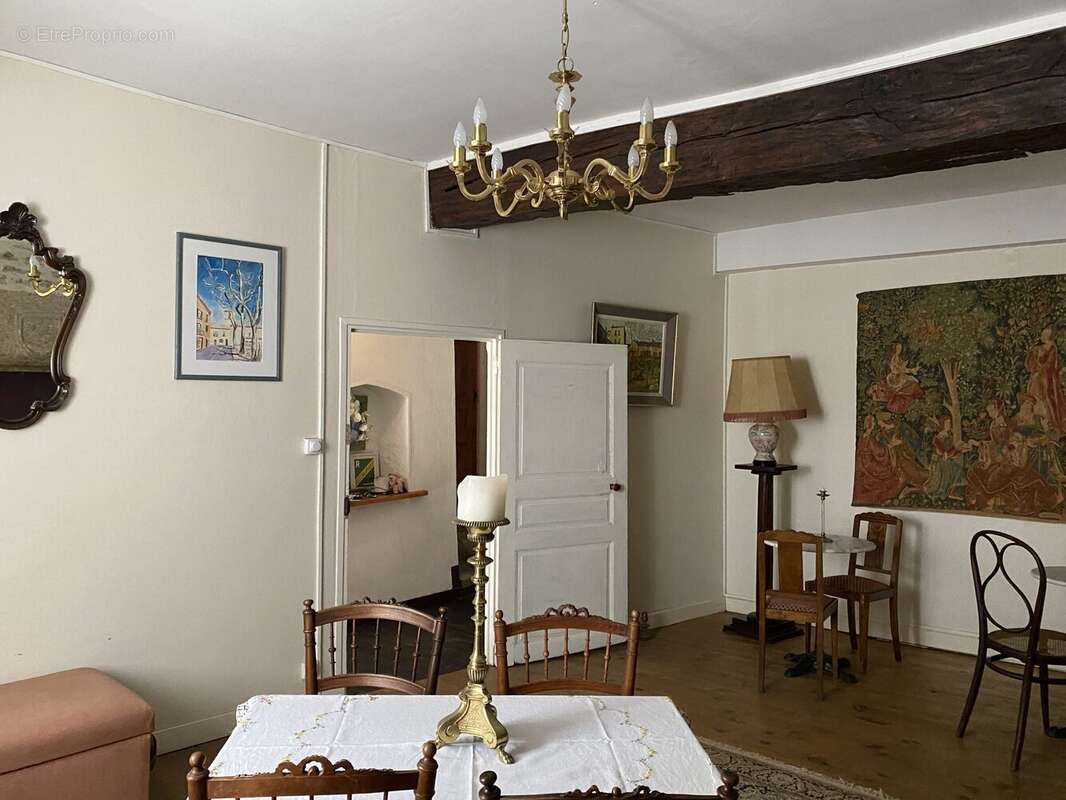 Maison à EYMOUTIERS